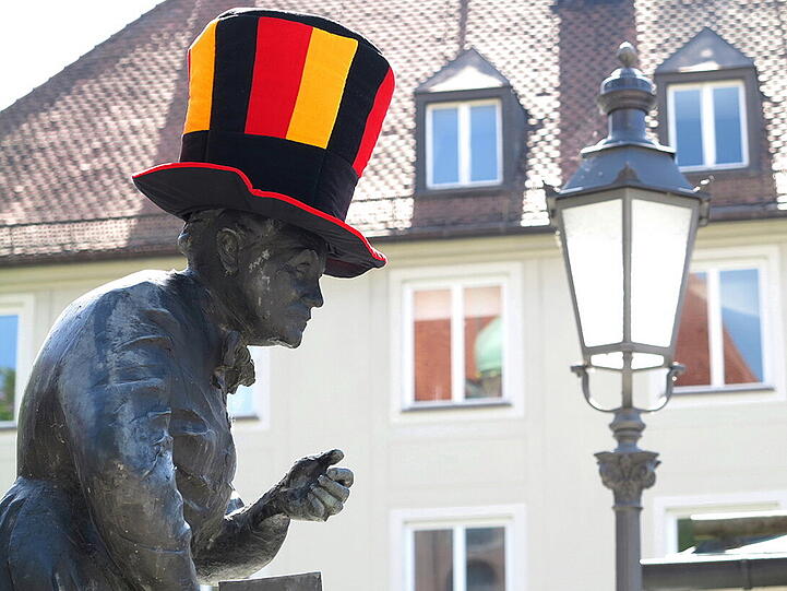 WM-Fieber in der Stadt: AZ-Leser Djordje Matkovic und seine schwarz-rot-goldenen Fotos.