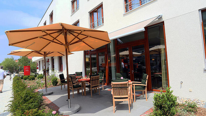 Terrasse und Cafeteria des Heims sind öffentlich zugänglich.