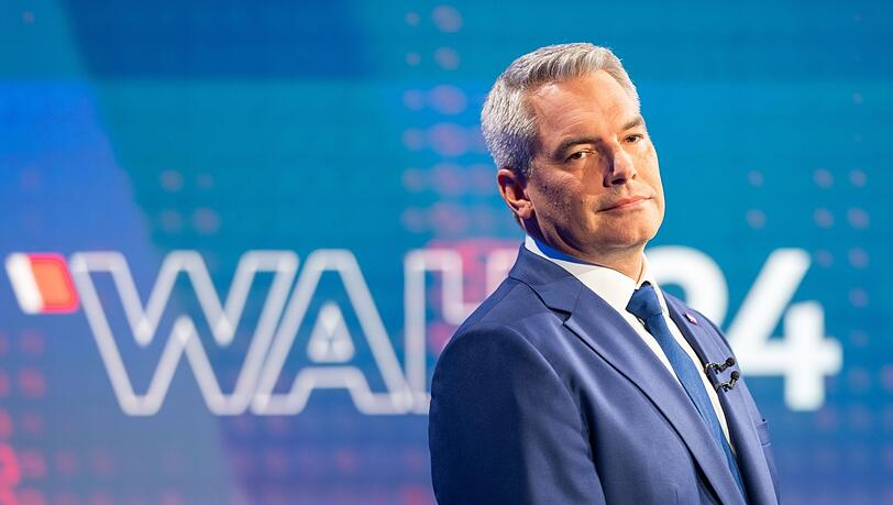 Bundeskanzler Karl Nehammer bei einem ORF-TV-Duell mit Herbert Kickl anlässlich der bevorstehenden Nationalratswahl. Bundeskanzler Karl Nehammer bei einem ORF-TV-Duell mit Herbert Kickl anlässlich der bevorstehenden Nationalratswahl.