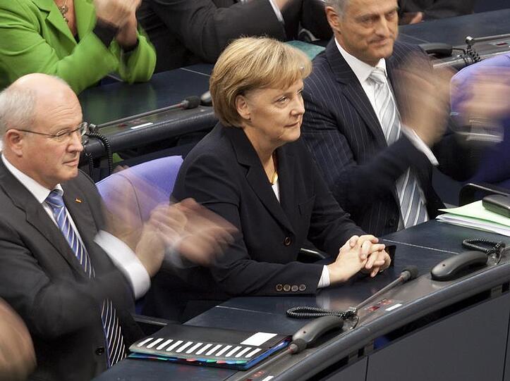 Angela Merkel nach ihrer Wahl zur Kanzlerin im Reichstag