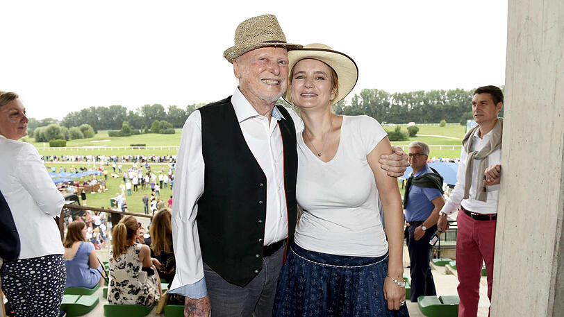 Große (Iberl-)Bühne: Georg Maier und Frau Raphaela.