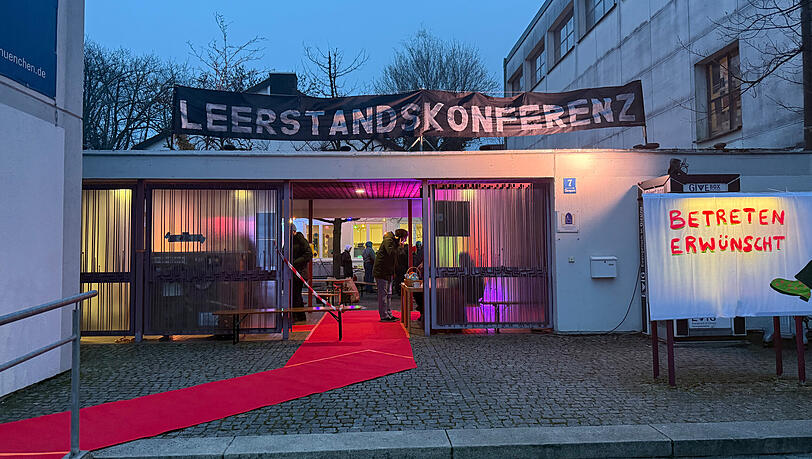 Organisiert wurde die Leerstandskonferenz in der Philippuskirche in Giesing von Der Linken M&uuml;nchen, von der Initiative "Abbrechen Abbrechen" und vom B&uuml;ndnis "Freir&auml;umen".