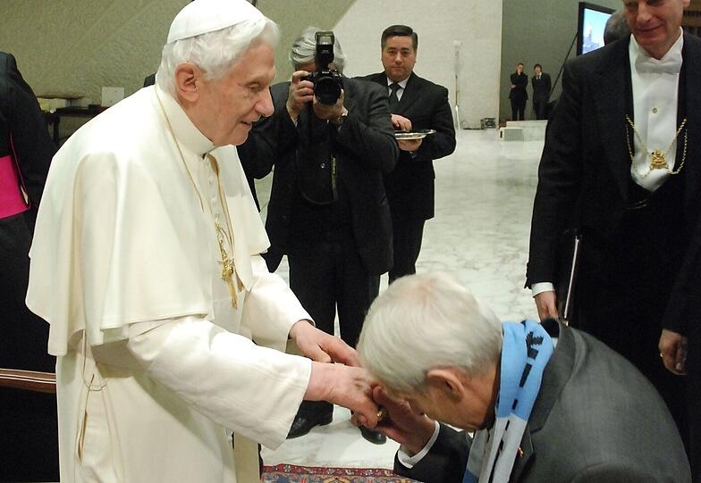 Papst Benedikt XVI. empfing letztes Jahr Löwen-Präsident Dieter Schneider.
