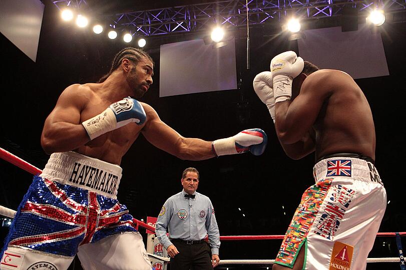 Den umstrittenen Schwergewichtsfight der britischen Skandalboxer beendete der 31-Jährige mit einer krachenden Links-Rechts-Kombination.