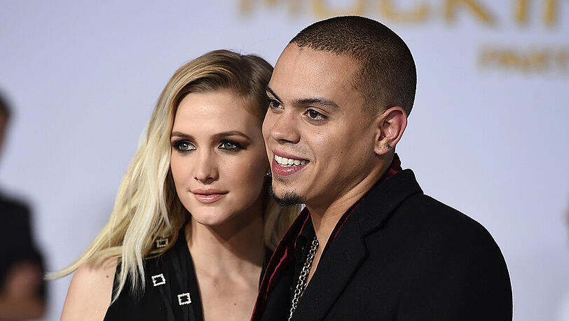 Bald Eltern: Ashlee Simpson und Evan bei der Premiere von "The Hunger Games: Mockingjay - Part 1" Bald Eltern: Ashlee Simpson und Evan bei der Premiere von "The Hunger Games: Mockingjay - Part 1"