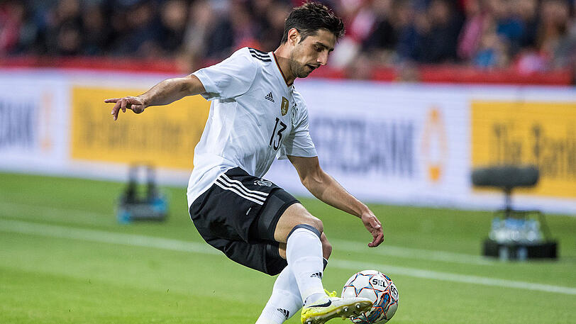 Lars Stindl - Note 4: Nationalelf-Premiere mit 28 für den Gladbacher Kapitän. Er hat das Auge für die Mitspieler und die Situation, es fehlte jedoch am Miteinander. Ein paar nette Aktionen, mehr nicht.