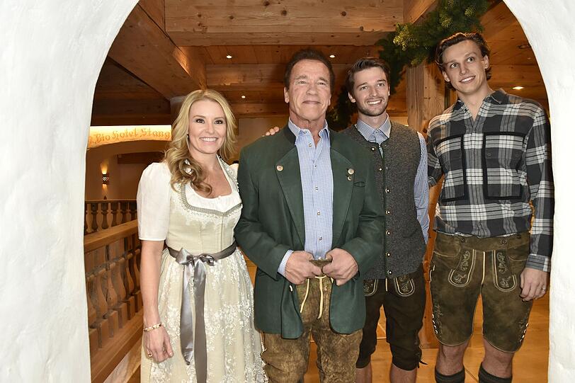 Arnold Schwarzenegger mit Freundin Heather Milligan sowie Sohn Patrick und Marc Thaler