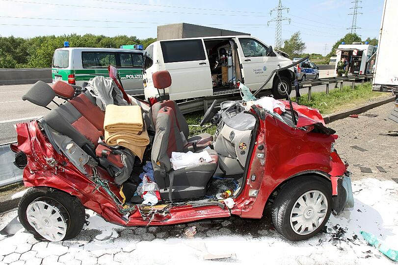 Schlimmer Unfall: Drei Frauen und ein Baby sterben auf der Autobahn - Panorama - Abendzeitung München