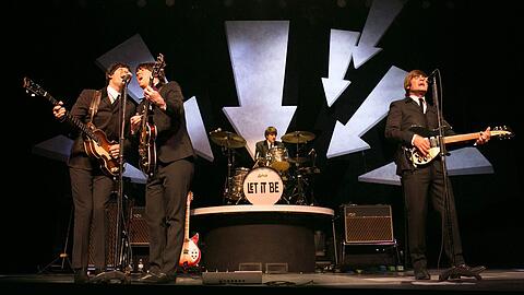 Die Show "Let It Be" im Deutschen Theater.