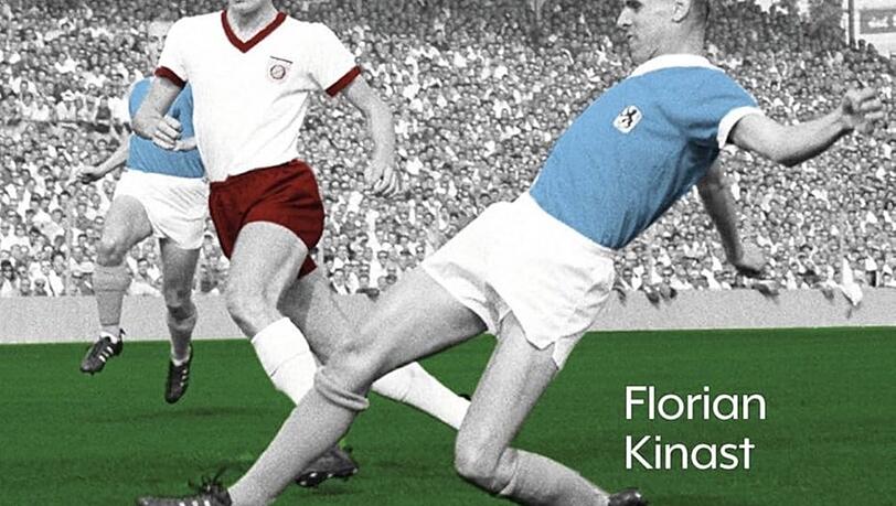 Das Buch „99 Münchner Fußballorte“ von AZ-Autor Florian Kinast.