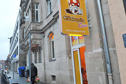 Auch hier können Spieler ihrer Sucht frönen: Das Spielcasino in der Zeltnerstraße ist nur eine von 136 Spielstätten in der Stadt.
