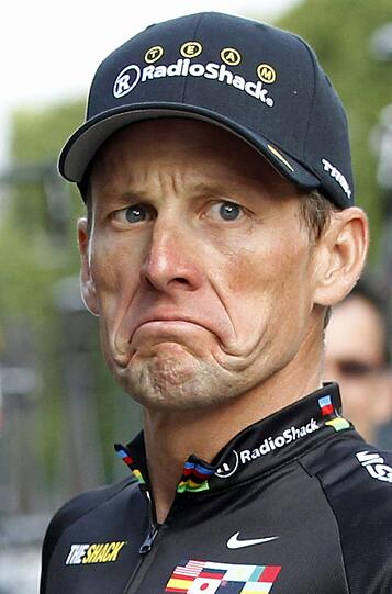 Aber was ist schon ein 4:4 Unentschieden gegen die Aberkennung von sieben Tour de France-Titel. Sportlich gesehen ist Lance Armstrong wahrscheinlich der Verlierer des Jahres 2012. Dem Amerikaner wird Doping im hohen Stil nachgewiesen und alle sieben Tour-Titel werden ihm aberkannt.