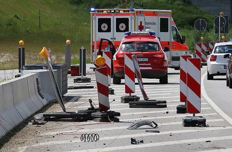 Bilder von der Unfallstelle am Autobahnende Heldenstein.