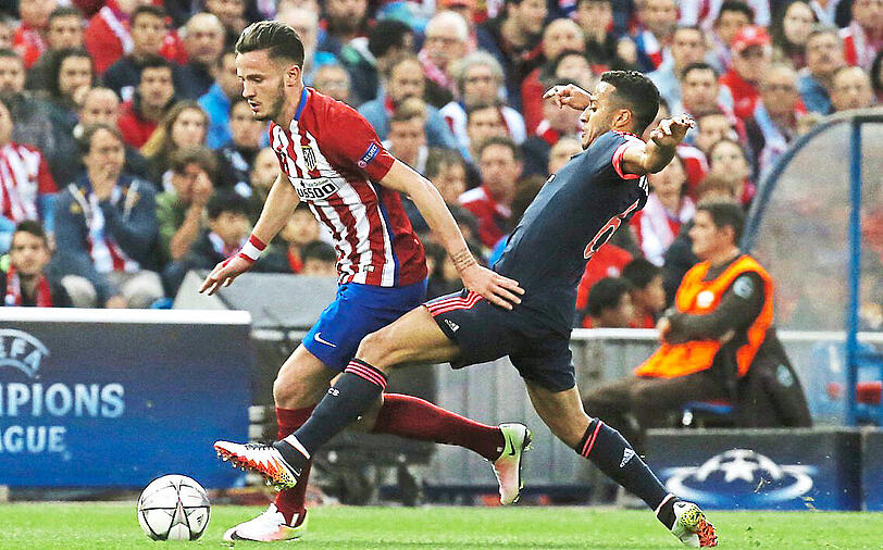 THIAGO: NOTE 5.
Die Atlético-Spieler attackierten und nervten den Spanier früh. Seine Freistöße verpufften. Wenn er sein Spiel mit den Außenrist-Pässen nicht durchbringt, wirkt er pomadig und traurig. Bisschen griffiger nach der Pause.