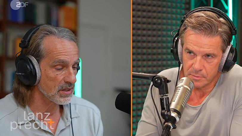 Richard David Precht (links) und Markus Lanz haben in ihrem Podcast "Lanz + Precht" über das Schulsystem gesprochen. Richard David Precht (links) und Markus Lanz haben in ihrem Podcast "Lanz + Precht" über das Schulsystem gesprochen.