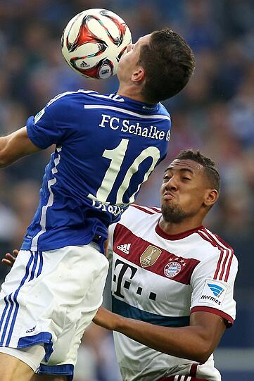 Jerome Boateng: Endlich im von ihm bevorzugten Abwehrzentrum eingesetzt. Zumeist sicher, mit wenigen Wacklern. Rettete glänzend gegen Choupo-Moting, hatte aber auch Glück, als sein Einsatz gegen Draxler als Offensivfoul des Schalkers bewertet wurde. Machte in der 60. Minute Platz für Dante - Note 3