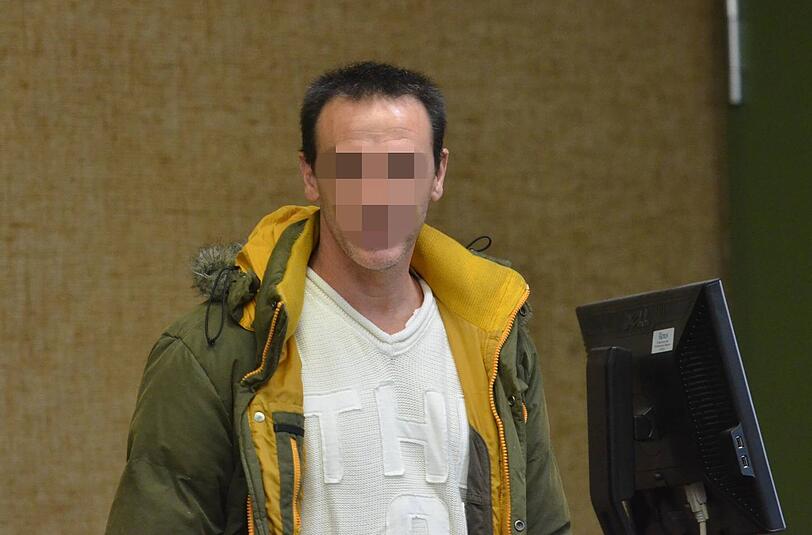 Der Drogenhändler Arturo D. (40) vor dem Landgericht.