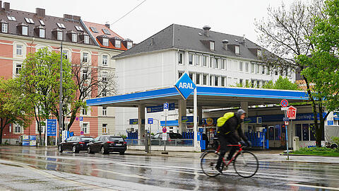 Auch hier an der Kapuzinerstraße will der Bezirksausschuss künftig weniger Luxussanierungen möglich machen.