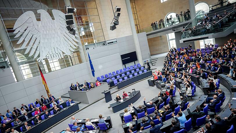 Union und SPD wollen die Regeln für den Bundestag reformieren. (Archivbild)