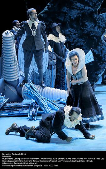 Wagners "Lohengrin" bei den Bayreuther Festspielen in der Ausstattung von Rosa Loy und Neo Rauch.