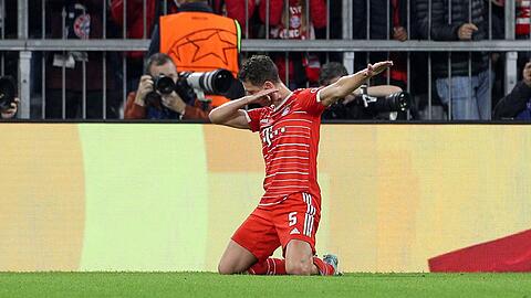 Benjamin Pavard bejubelt seinen Treffer gegen Inter Mailand mit einem sogenannten Dab.