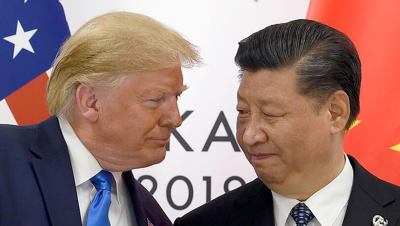 Inmitten des schweren Handelskonflikts zwischen den USA und China haben Donald Trump und Xi Jinping (r) miteinander telefoniert. (Archivbild)