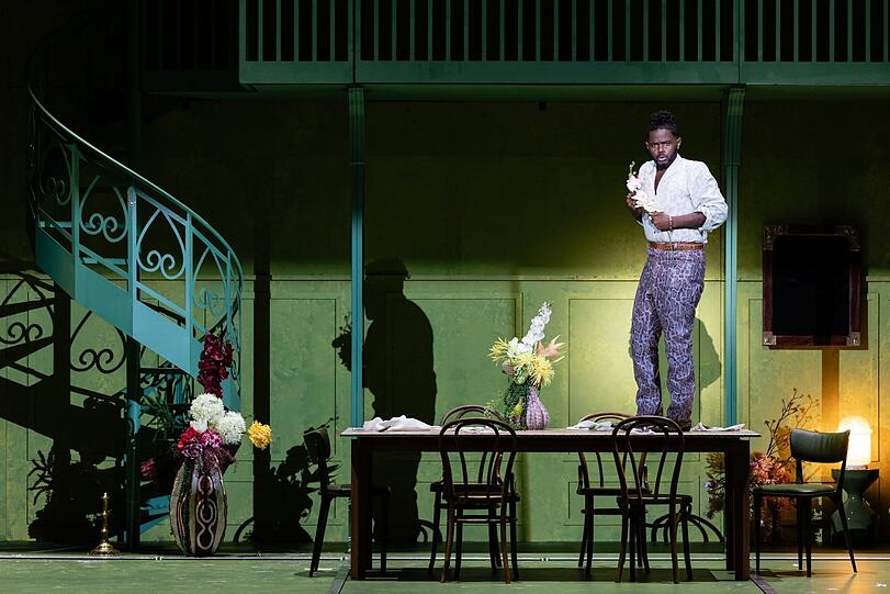 Stimmlich immer oben auf: John Holiday als Ruggiero in der H&auml;ndel-Premiere &bdquo;Alcina&ldquo;.
