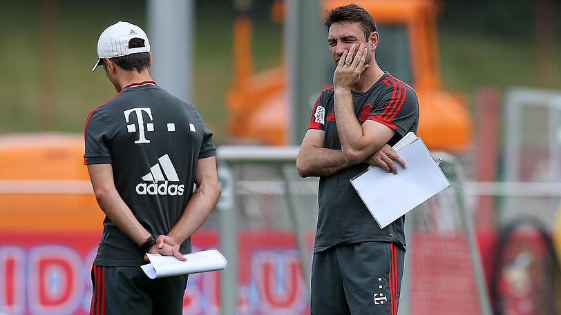 Robert Kovac (r.) unterstützt seinen Bruder Niko im Trainerteam.