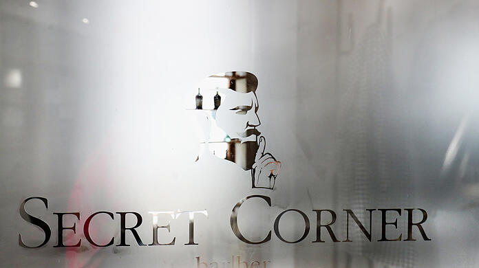 Beim exakten Hinschauen lässt sich das Programm im "Secret Corner" erahnen. Wer rein will, braucht einen Code.