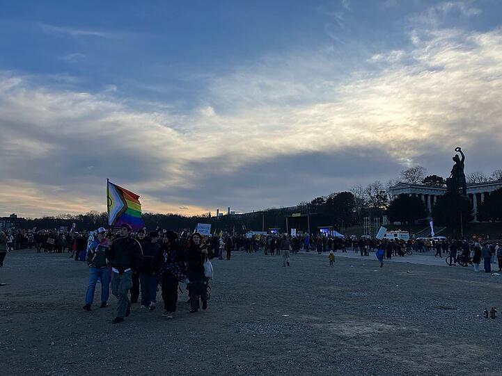Langsam leert sich der Platz unter der Bavaria.
