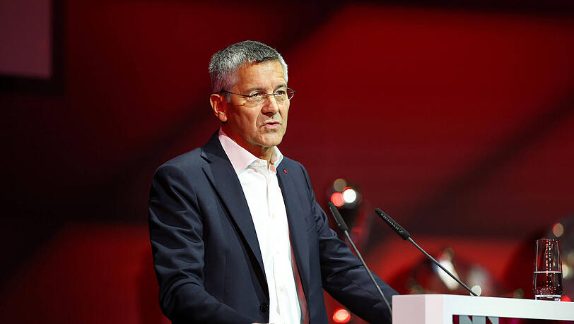 Ging auf die Fragen der Fans ein: Präsident Herbert Hainer. Ging auf die Fragen der Fans ein: Präsident Herbert Hainer.