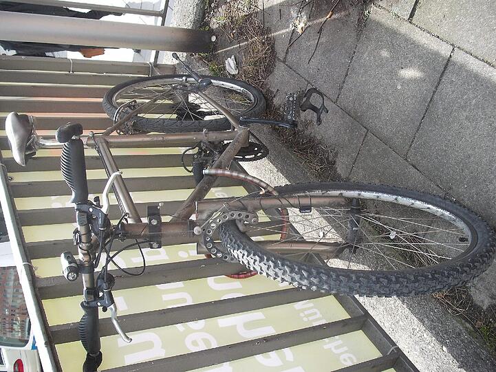 Keiner schöner Anblick: Schrott-Radl in München