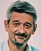 Josef Enzesberger arbeitete in der Bibliothek der Beamtenfachhochschule für Finanzen in Herrsching. Am 8. Januar 1996 um 8.45 Uhr klingelte bei ihm zuhause der Mörder.