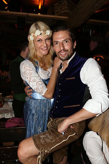 Natascha Grün mit Freund Quirin Berg bei Käfer.