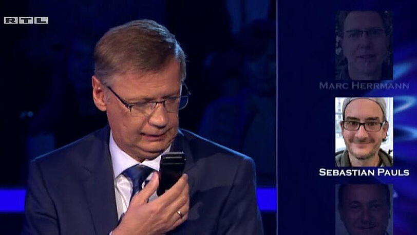 Von einer Panne zur nächsten: Günther Jauch hatte viel Spaß mit seinem neuen Aushilfs-Telefon. Von einer Panne zur nächsten: Günther Jauch hatte viel Spaß mit seinem neuen Aushilfs-Telefon.
