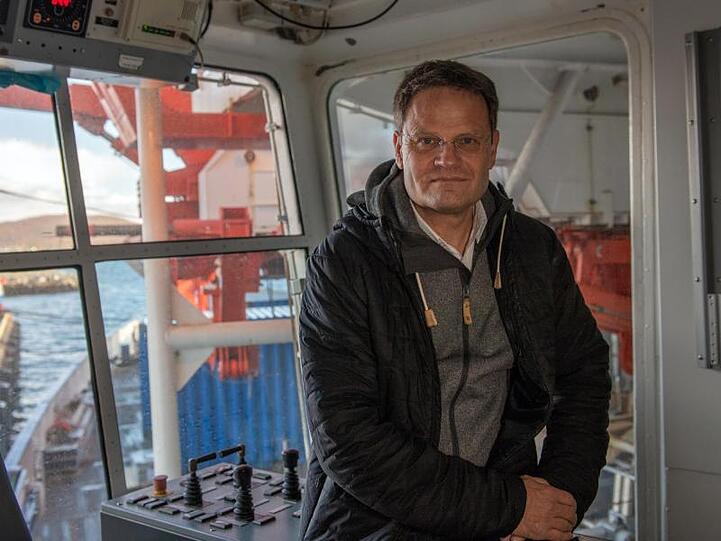 Startbereit: Markus Rex, Leiter der Expedition und des Forschungsprojekts "Mosaic", auf der Brücke der "Polarstern".