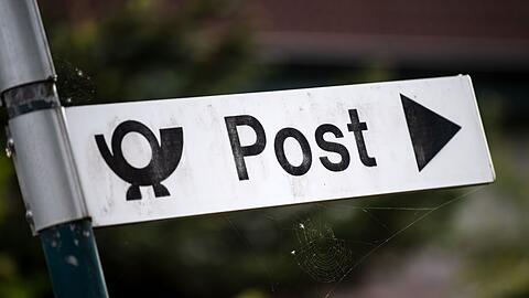 Wo lang geht es zur Post? Mancherorts endet der Weg vor einem Automaten. (Symbolbild)