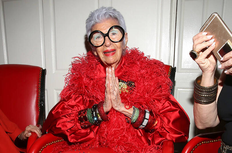 Iris Apfel ist mit ihren 95 Jahren eine der ältesten Fashion-Ikonen.