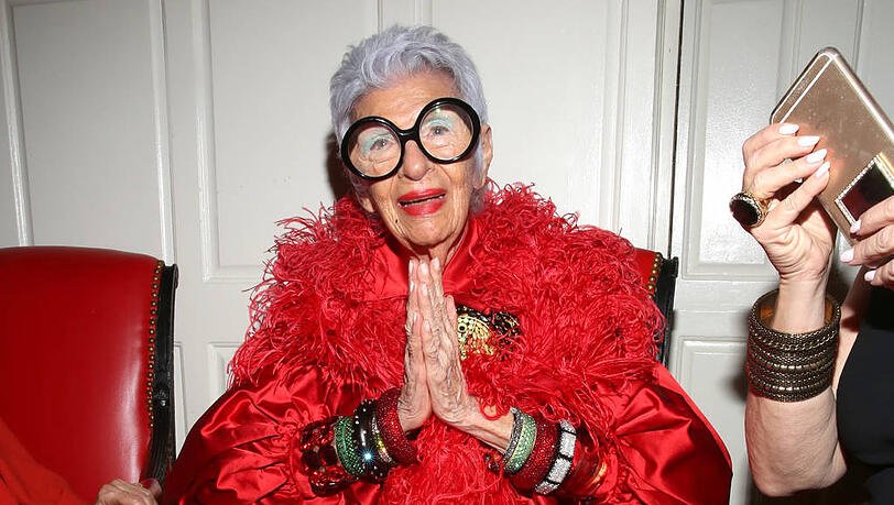 Iris Apfel ist mit ihren 95 Jahren eine der ältesten Fashion-Ikonen.