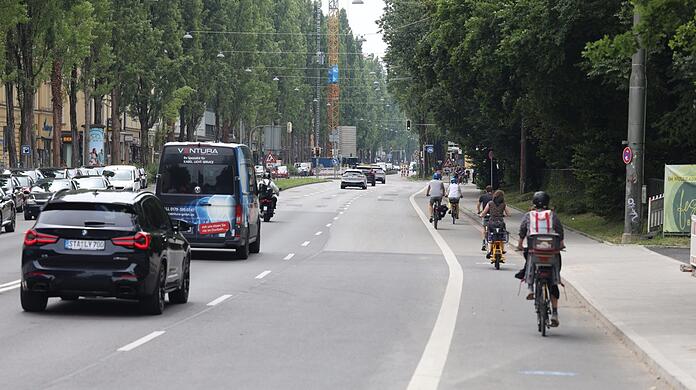 Hier, im oberen Abschnitt der Lindwurmstraße hält das Mobilitätsreferat eine Markierung für möglich.