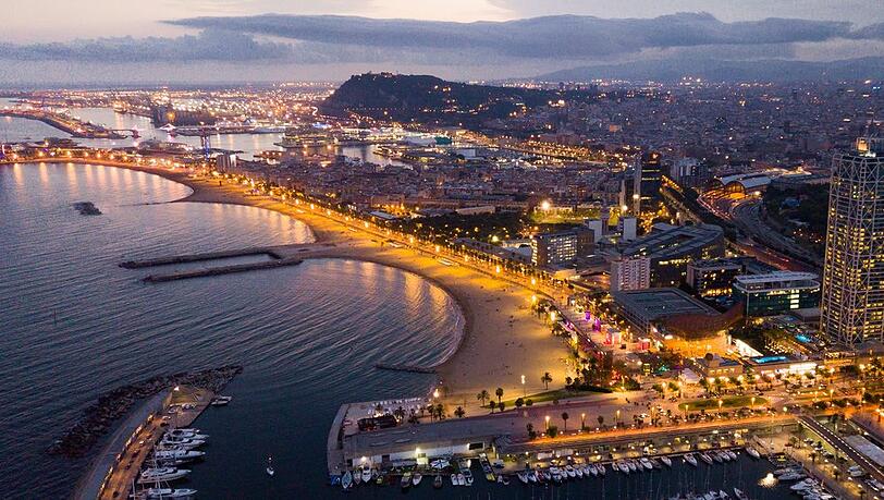 Barcelona ist die perfekte Stadt, um Strandtage mit Kultururlaub zu verbinden. Auch an Regentagen wird es hier nicht langweilig. Barcelona ist die perfekte Stadt, um Strandtage mit Kultururlaub zu verbinden. Auch an Regentagen wird es hier nicht langweilig.