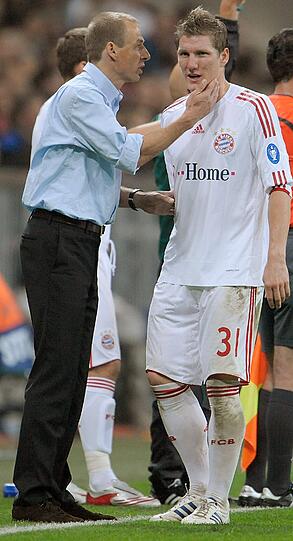 Unter allen Trainer war Schweinsteiger gesetzt. Ob Jürgen Klinsmann, ...