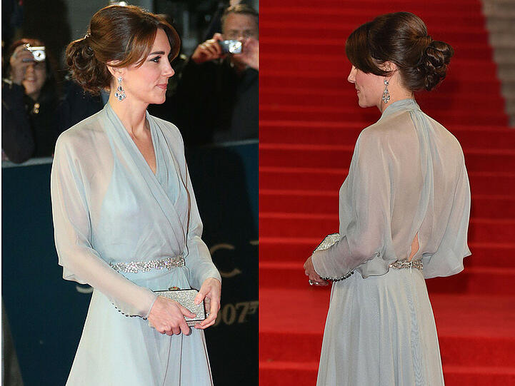 26. Oktober: "Spectre"-Premiere in London: Herzogin Kate hat auf der Weltpremiere des neuen James-Bond-Streifens "Spectre" am 26. Oktober in London Aufsehen erregt. Die Ehefrau von Prinz William lief in einer maßgeschneiderten transparenten Robe von Jenny Packham über den roten Teppich. Das pastellblaue Kleid mit den langen Ärmeln reichte züchtig bis zum Boden und hatte einen wenig gewagten V-Ausschnitt. Doch darunter trug die sexy Herzogin offenbar keinen BH...