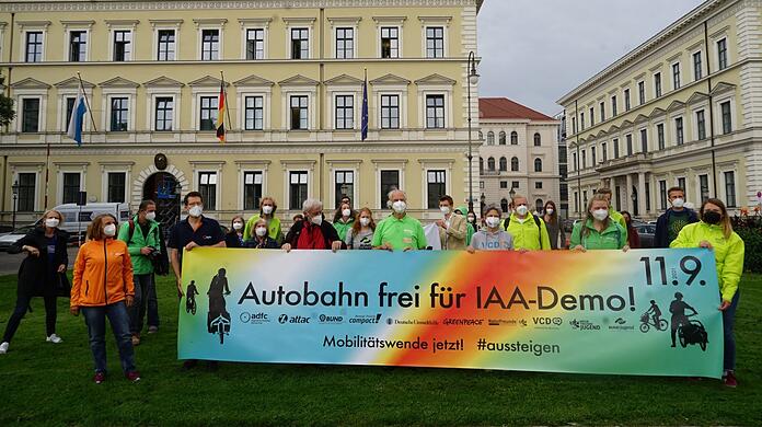 Für eine Demo sollen Autobahnen gesperrt werden, fordern Rad- und Klimaaktivisten.