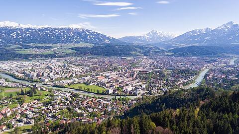 Die Sommerfahrverbote gelten unter anderem im Gro&szlig;raum Innsbruck.