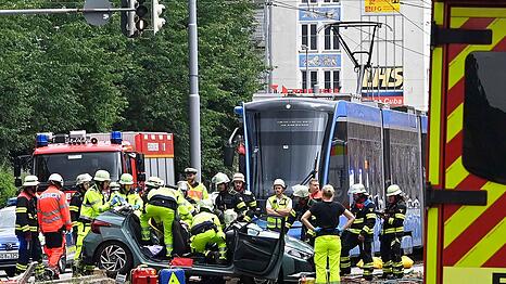 In der M&uuml;nchner Innenstadt zwischen Hackerbr&uuml;cke und Donnersbergerbr&uuml;cke kam es zu einem folgenschweren Unfall.