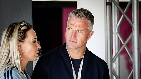 Cora Schumacher war nicht auf der Geburtstagsfeier ihres Ex Ralf Schumacher eingeladen. Eine andere bestimmte Promi-Dame hingegen schon...
