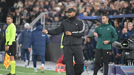 Trainer Vincent Kompany hofft, dass sein Team die richtigen Lehren zieht.