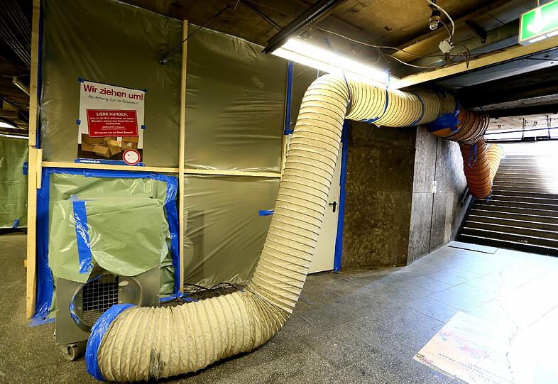 Schick und Schrott: Diese beiden Extreme bieten sich den Besuchern des Münchner Hauptbahnhofs dar. Die Bilder zum Durchklicken.