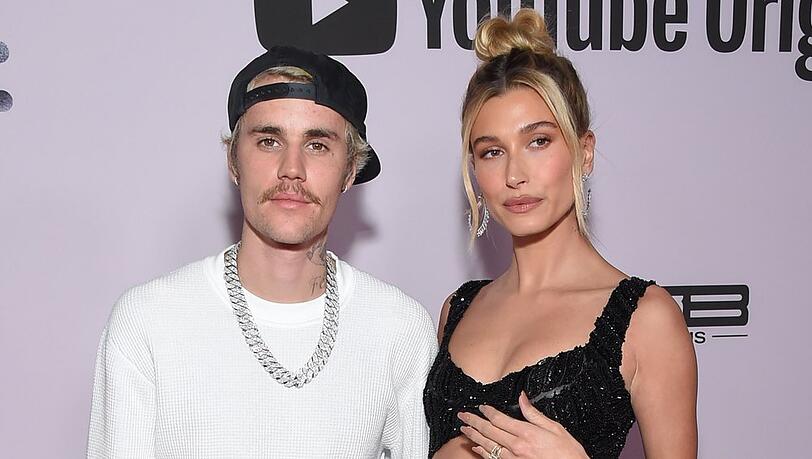 Hailey Bieber feiert vierten Hochzeitstag mit Ehemann Justin - Vimarsana News
